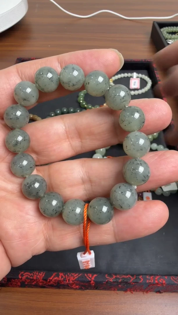 颈饰未镶嵌和田玉手串12mm