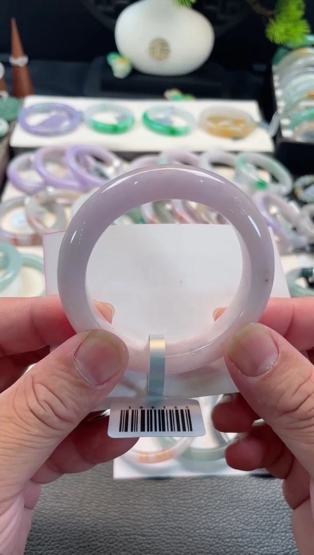 未镶嵌手镯翡翠129号 52.5正圈 有棉有沙眼