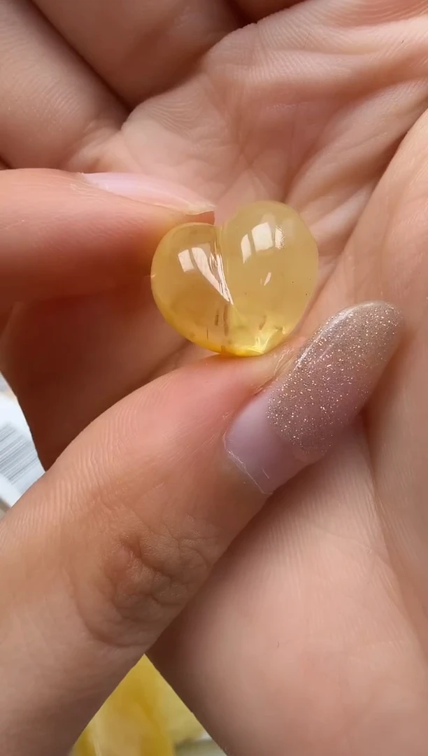 裸石琥珀未镶嵌如图微瑕