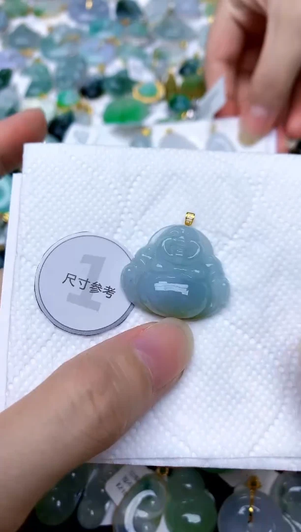 颈饰18K金镶嵌翡翠天然A货翡翠