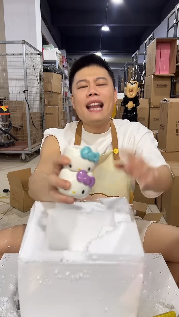 瓷片小号紫色加蓝色kt头型小茶杯