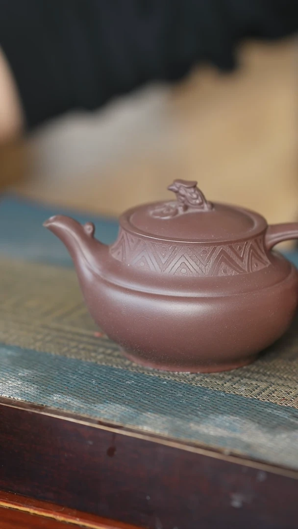 【闪购商品】喀左紫砂真不错，主播就是做壶的