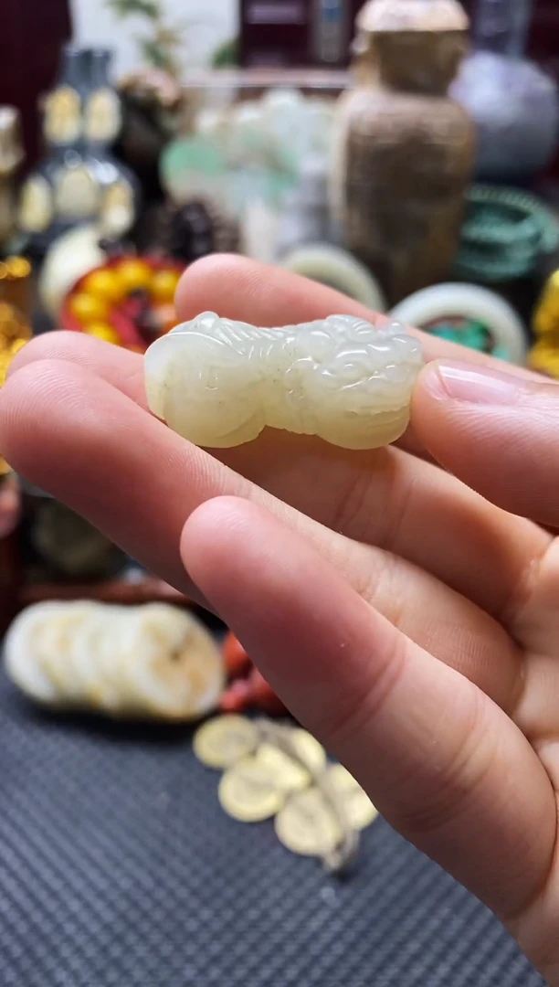 未镶嵌和田玉挂件貔貅