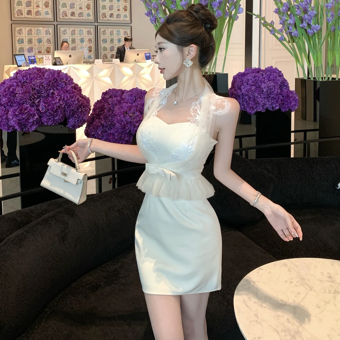 法式轻奢高级感名媛收腰挂脖连衣裙新款纯欲性感气质显瘦包臀短裙