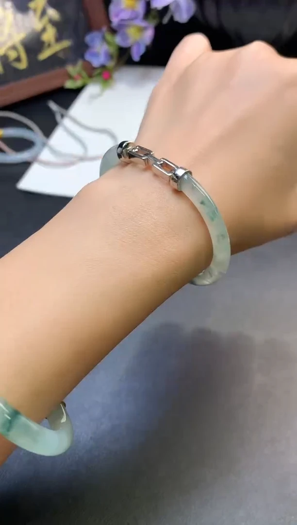 颈饰银S925镶嵌翡翠成品