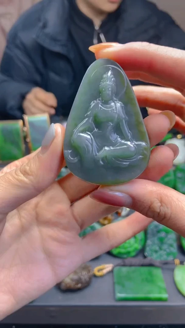 颈饰未镶嵌和田玉1