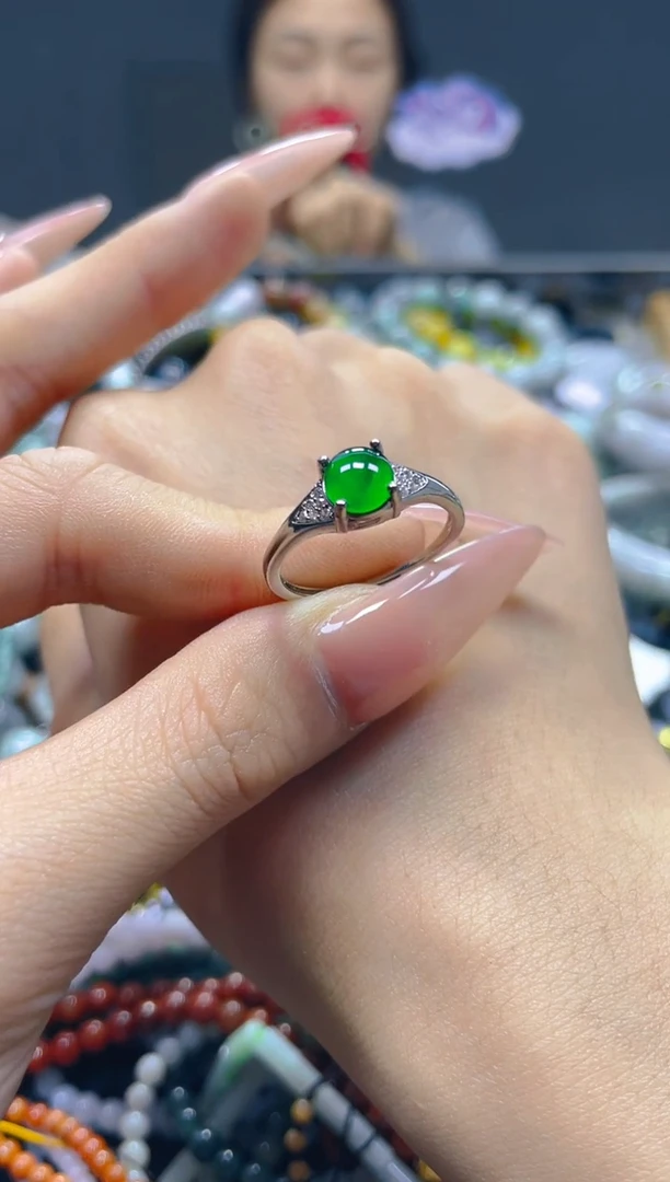 颈饰未镶嵌翡翠/G/翡翠A货，一件也是批发价