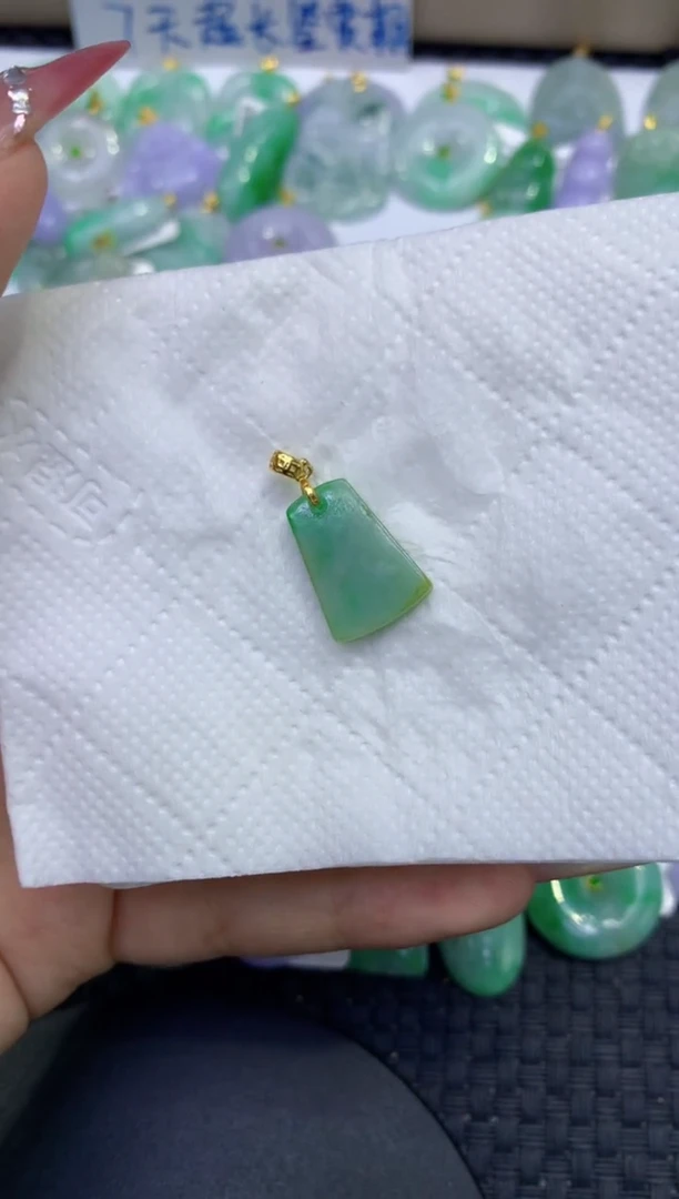 颈饰未镶嵌翡翠天然缅甸A货翡翠