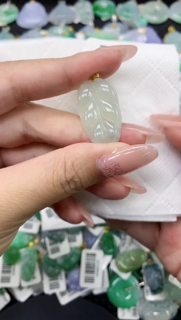 颈饰未镶嵌翡翠1111111111