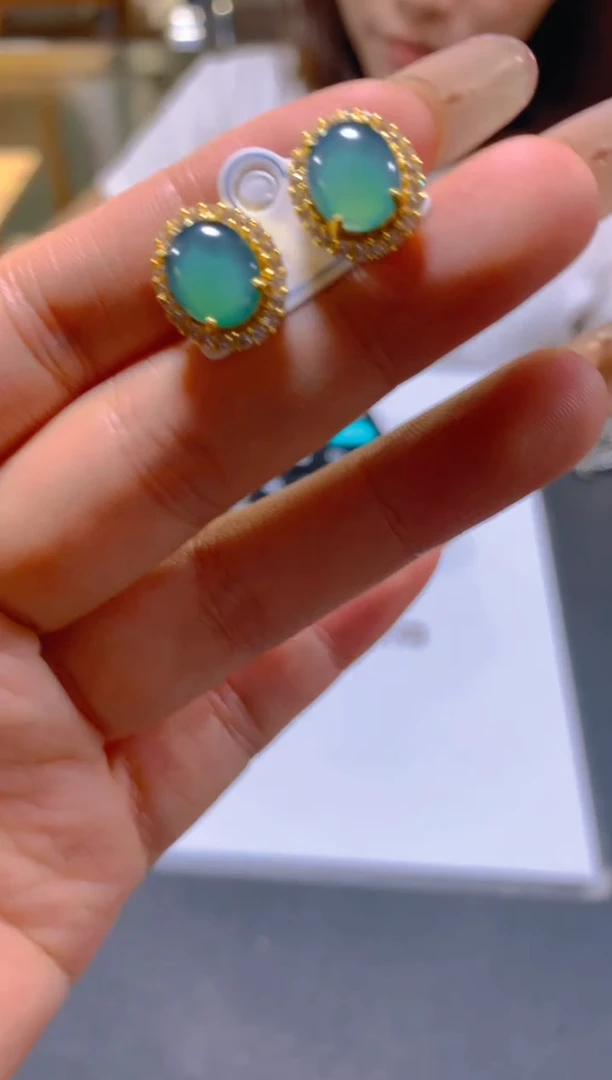 未镶嵌翡翠耳饰多样性发一