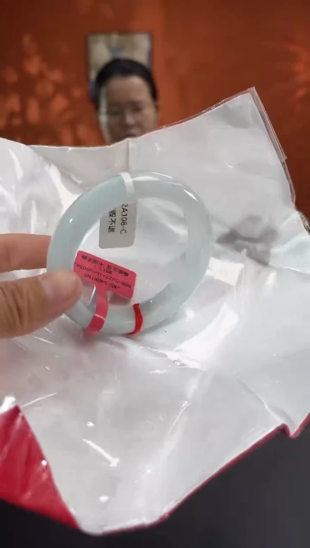 未镶嵌手镯翡翠翡翠手镯（微瑕）