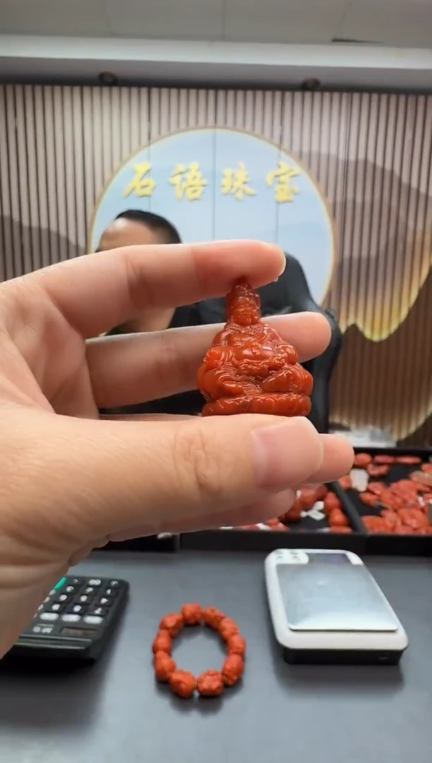 未镶嵌雕刻南红玛瑙083ZB1229产品一个