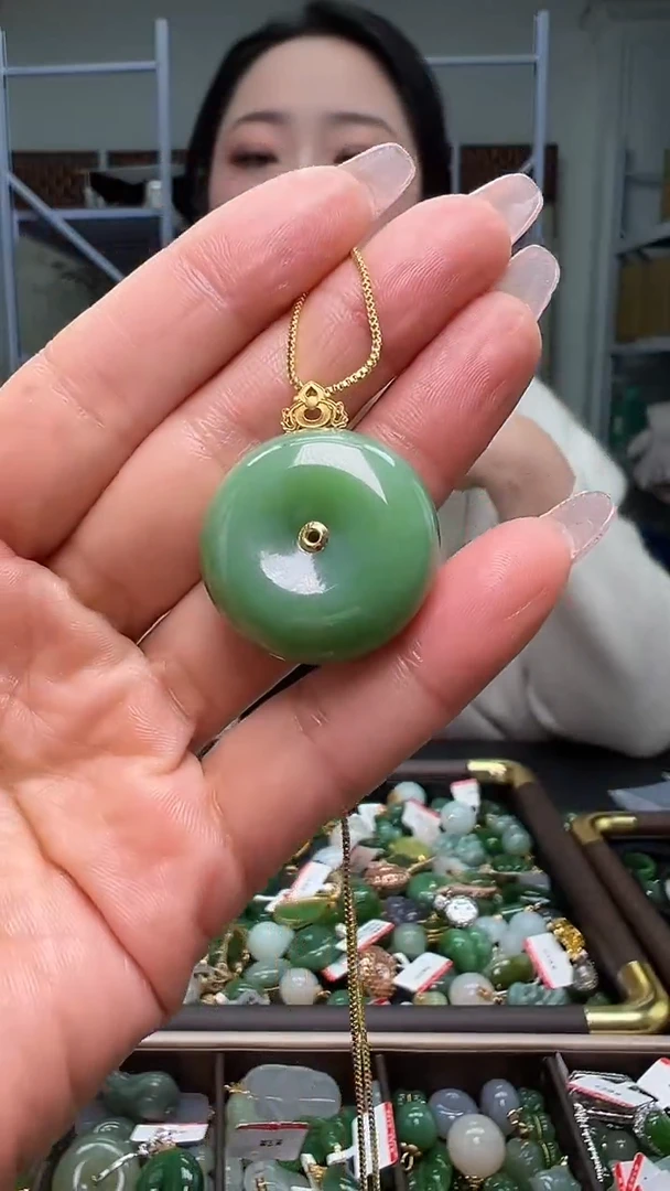 颈饰18K金镶嵌和田玉（多样性发货.发其一)11.14.18
