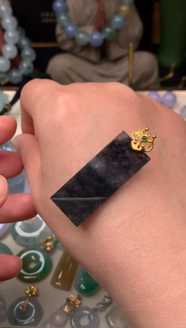 吊坠(不含链)18K金镶嵌翡翠吊坠