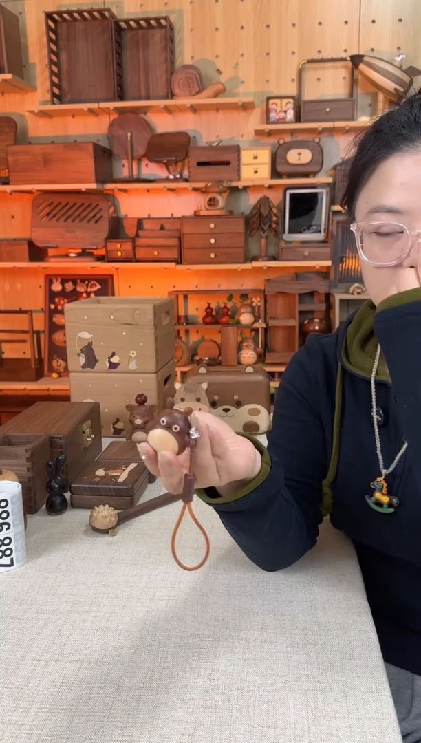 木乌檀木实木龙猫挂件2个