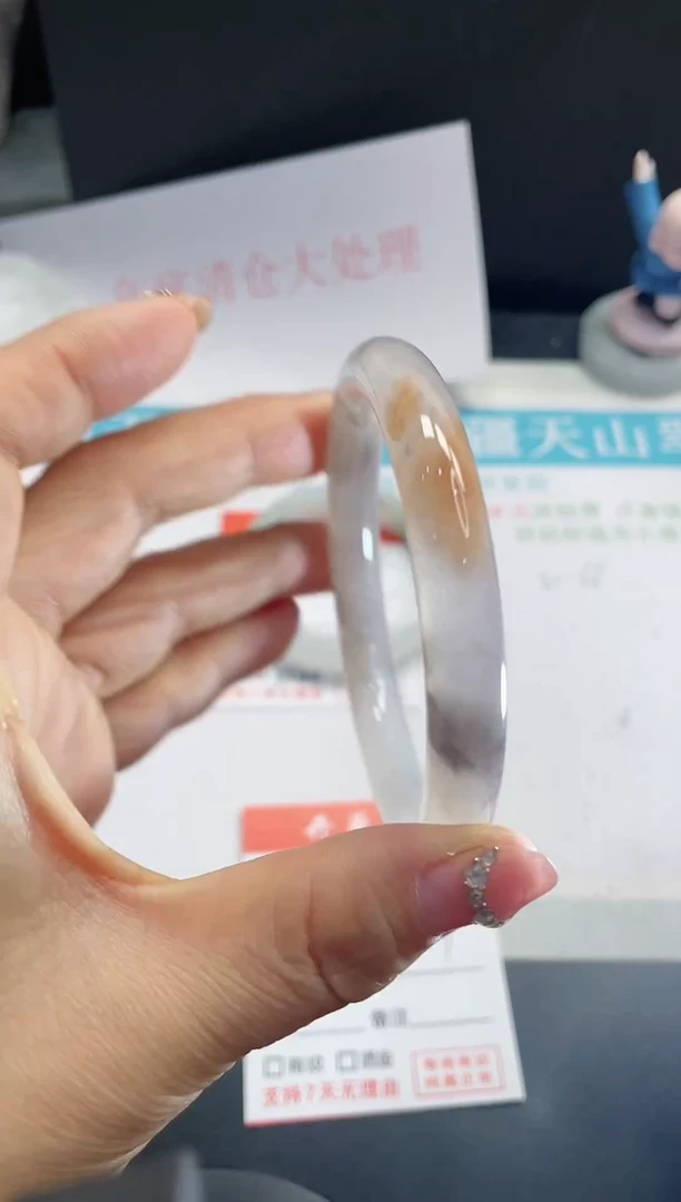 【闪购商品】石英质玉手镯未镶嵌280