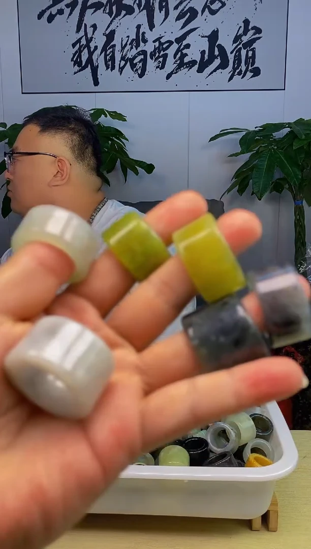 蛇纹石玉未镶嵌珠宝奇石多样性随机发一