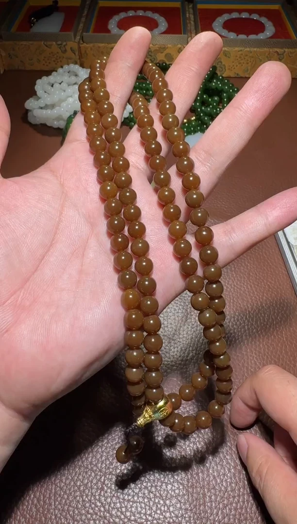 未镶嵌和田玉挂件猕**?和田玉