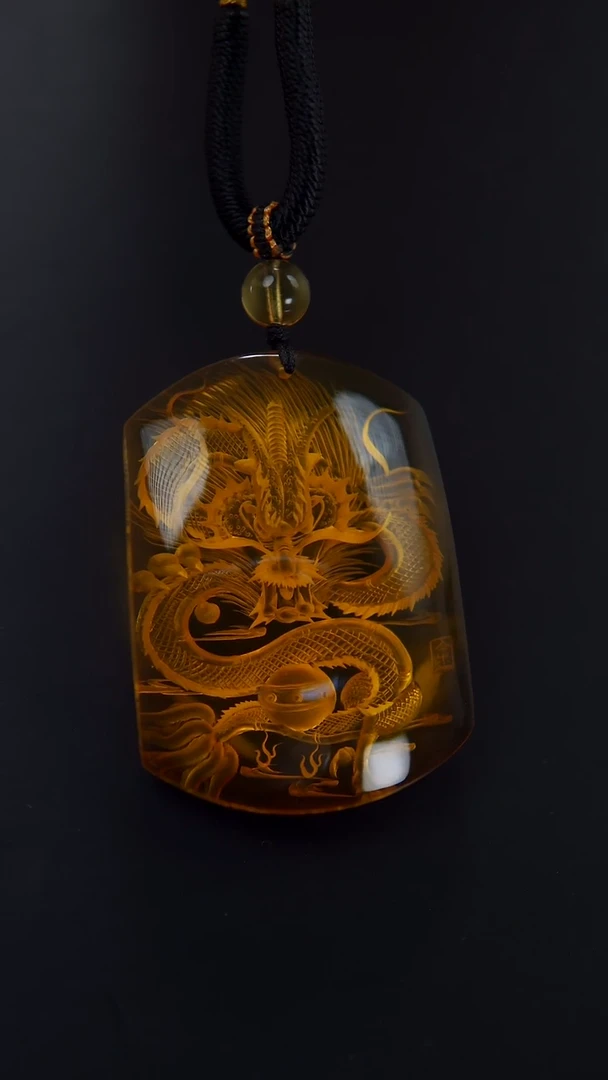 【闪购商品】蜜蜡裸石18K金镶嵌蓝珀阴雕龙牌20.8