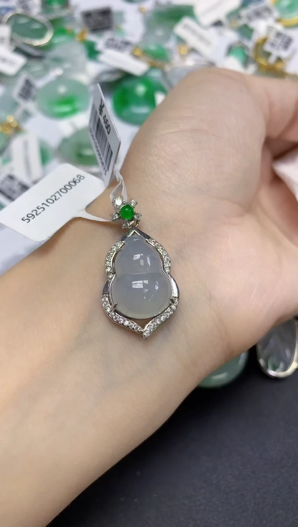 颈饰未镶嵌翡翠天然缅甸翡翠A货百元以上9元证书费自理