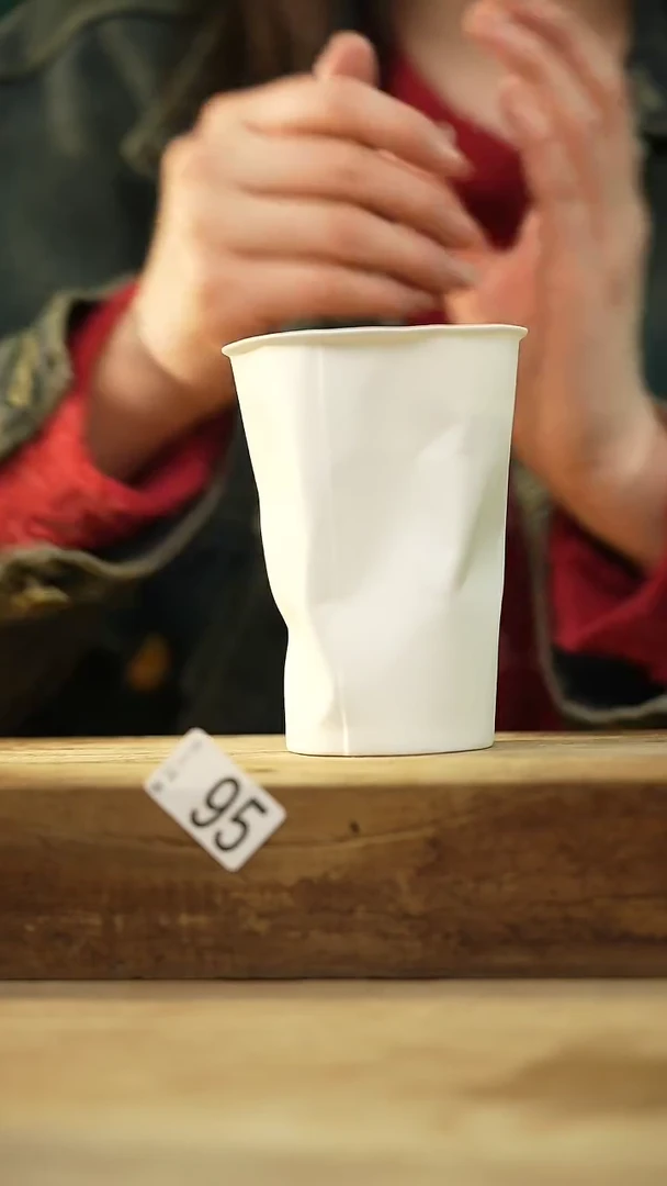 【闪购商品】瓷片设计师手作款“纸杯”陶瓷杯 大号