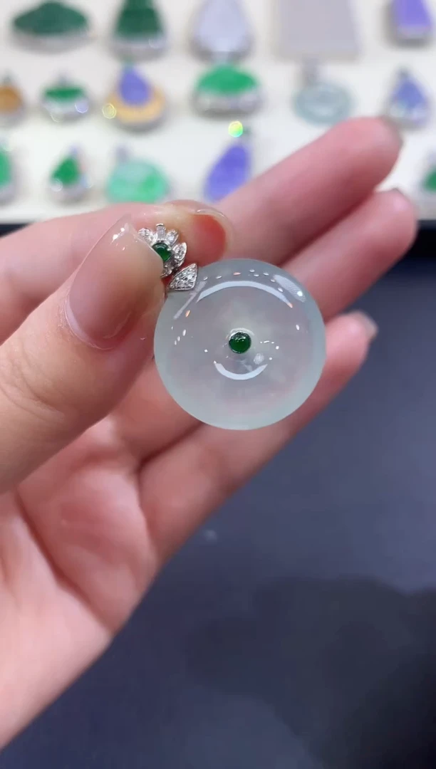 吊坠(不含链)18K金镶嵌翡翠126-吊坠