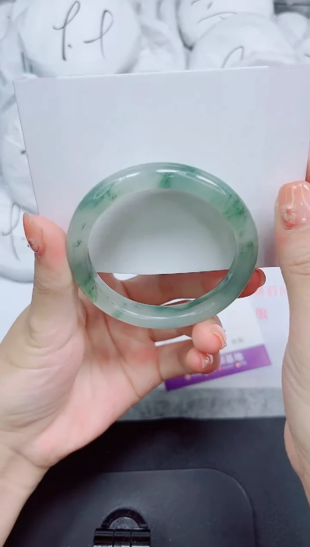 石英质玉手镯未镶嵌40-52.6