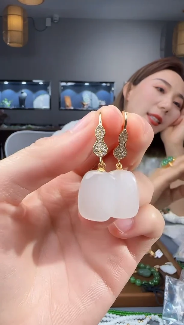 和田玉银S925镶嵌耳饰1