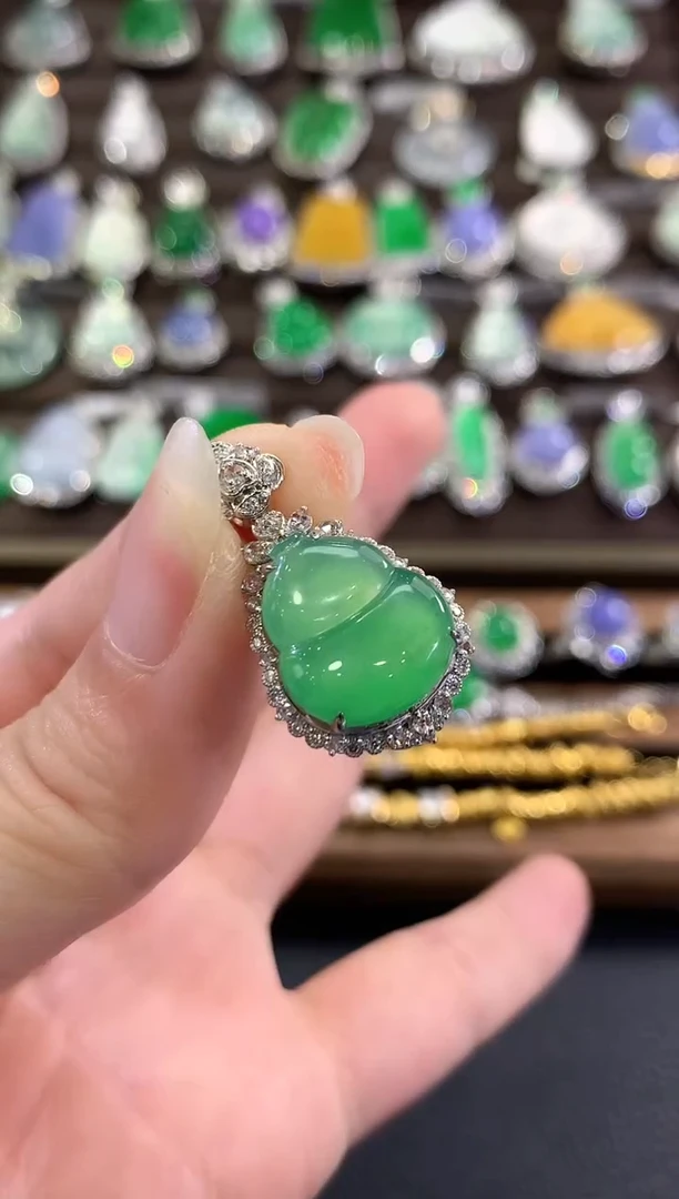 项链18K金镶嵌翡翠d22