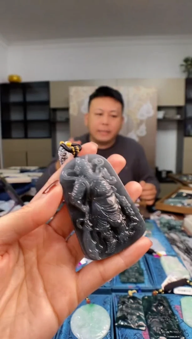 颈饰未镶嵌翡翠多样性发其一