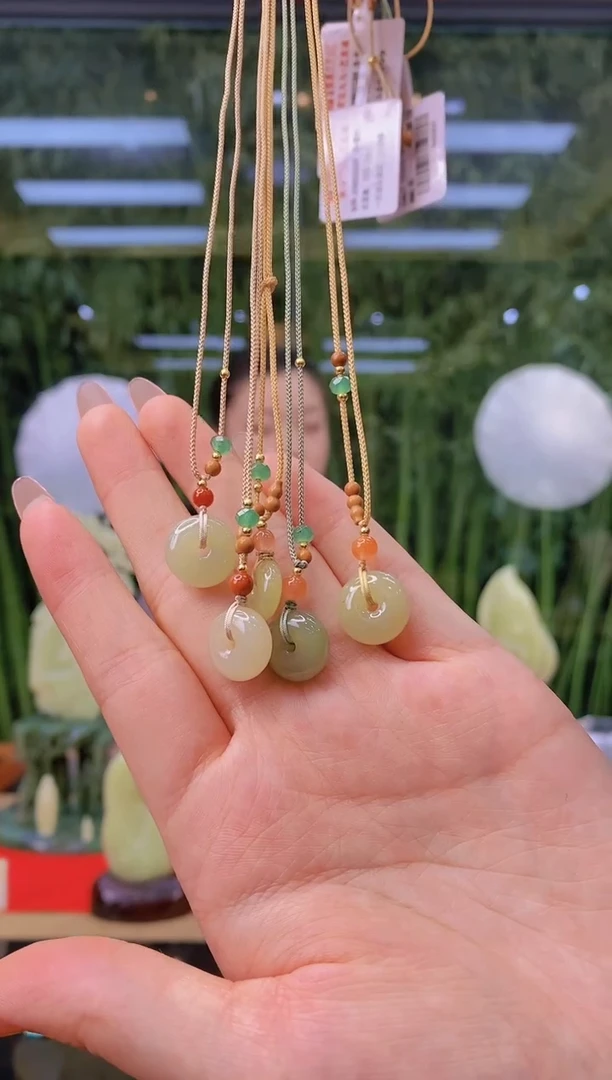 未镶嵌和田玉挂件闪购小平安扣多样发发一件