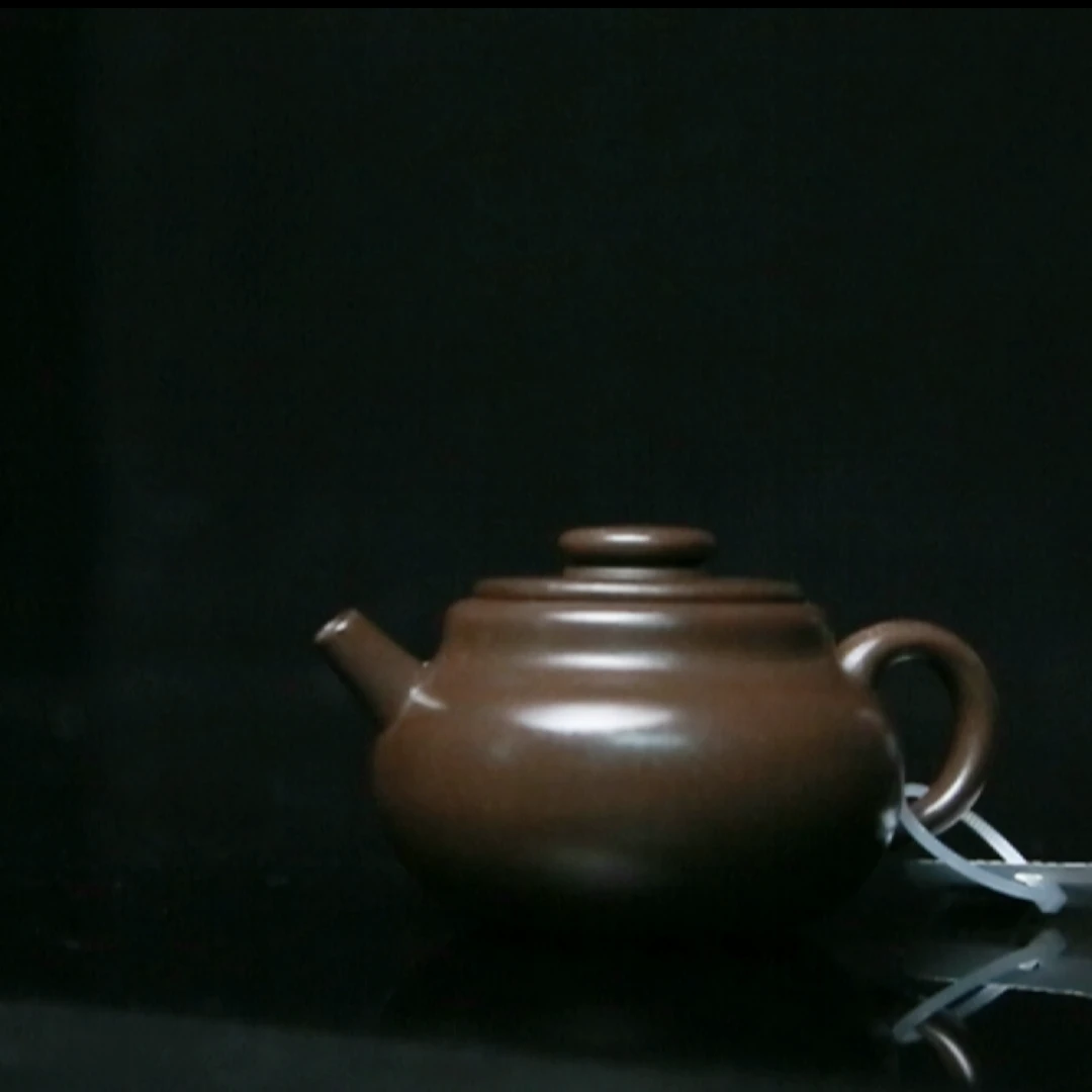 072  巨轮 100cc 紫砂壶 0520010541