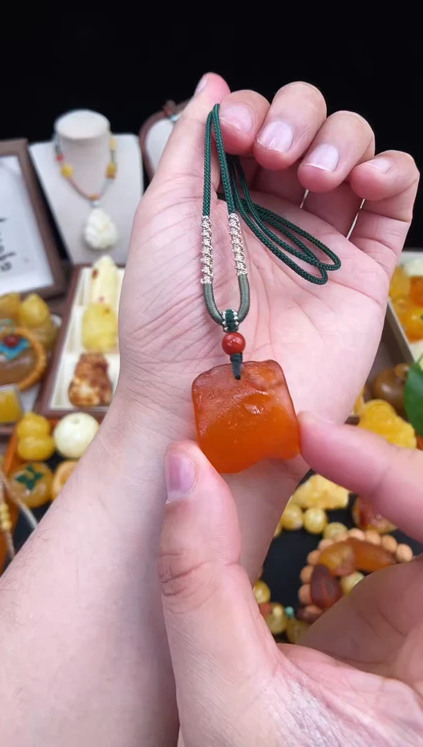 琥珀未镶嵌珠宝奇石柒月