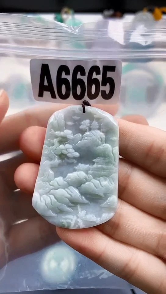 颈饰未镶嵌翡翠天然翡翠吊坠挂饰