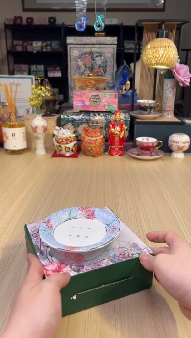 135郁金香肥皂盒