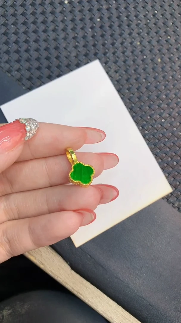 颈饰未镶嵌翡翠1