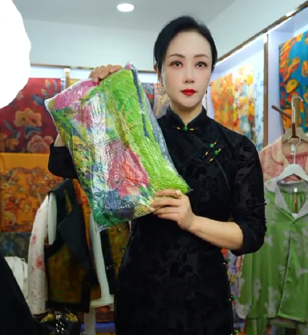 KC-3 鳄鱼皱130*160左右丝巾沙滩巾五种颜色随机