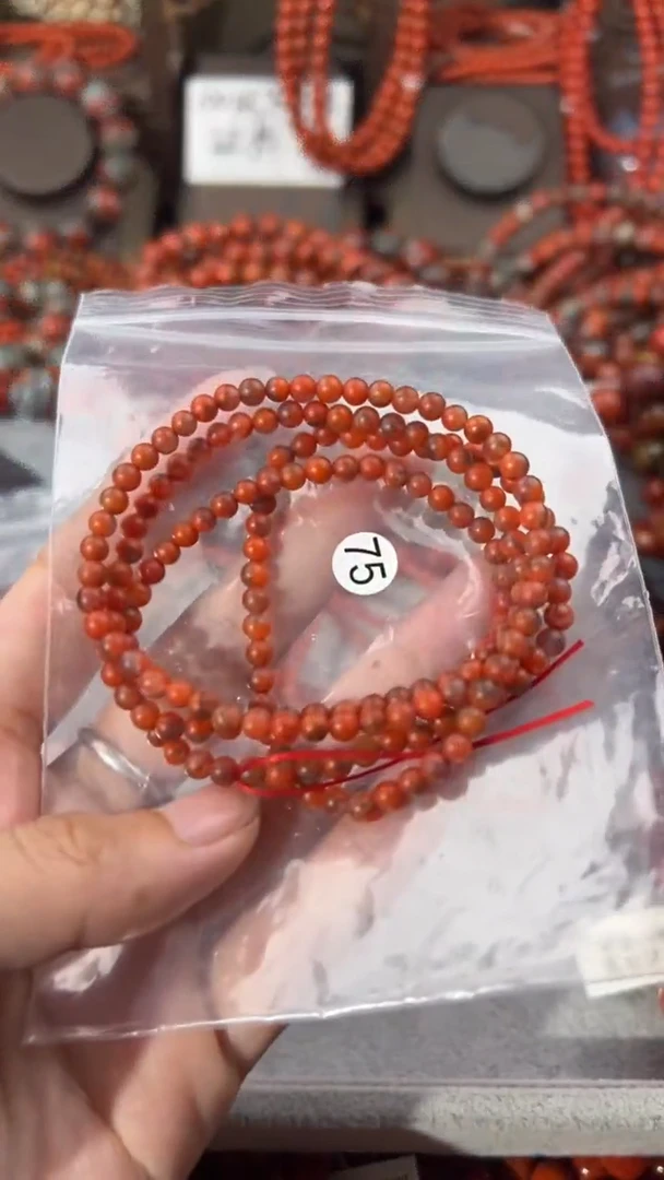 南红玛瑙手串未镶嵌4+