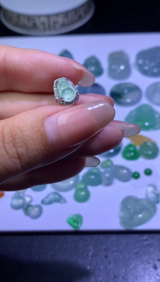 颈饰未镶嵌翡翠净货