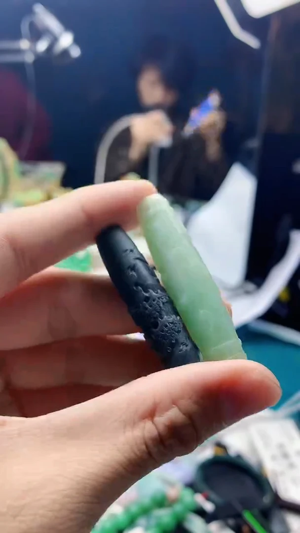 颈饰未镶嵌翡翠天然缅甸a货翡翠 2个