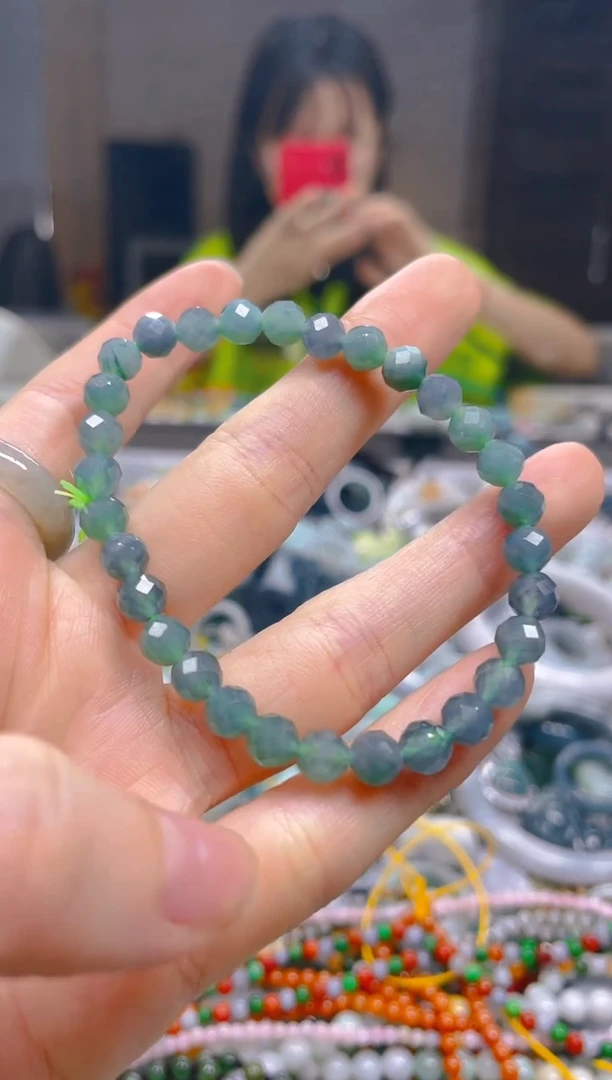 翡翠未镶嵌颈饰5MM/J/翡翠A货一图一物