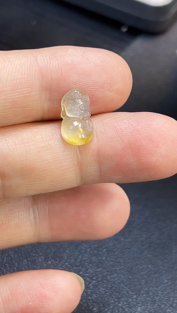 裸石翡翠豆芽002柠檬黄宝宝佛13.3*7.9*3.6