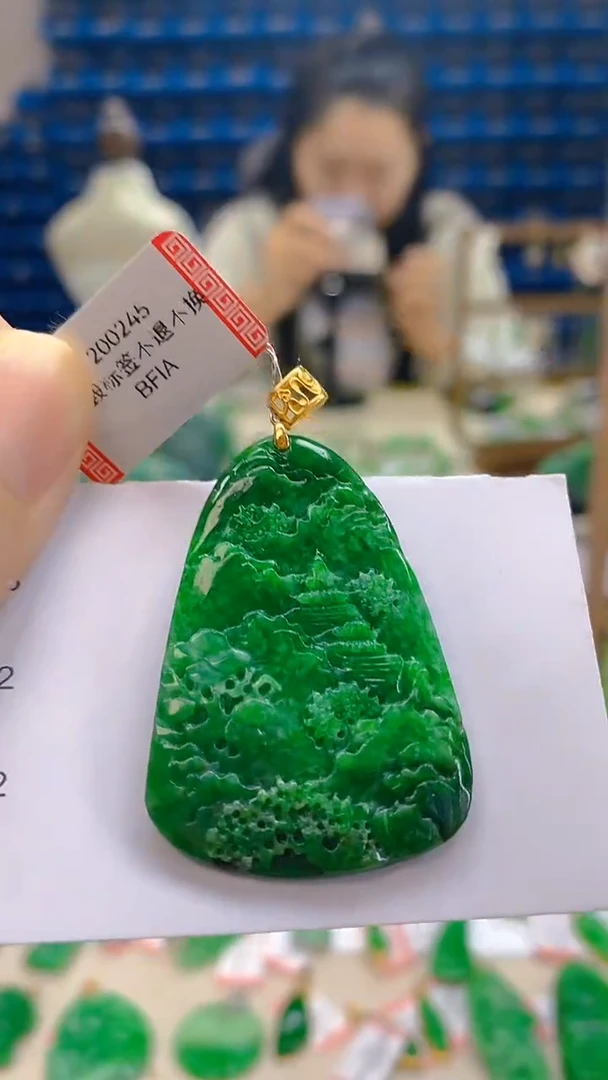 颈饰18K金镶嵌翡翠新号开播 全场乱卖