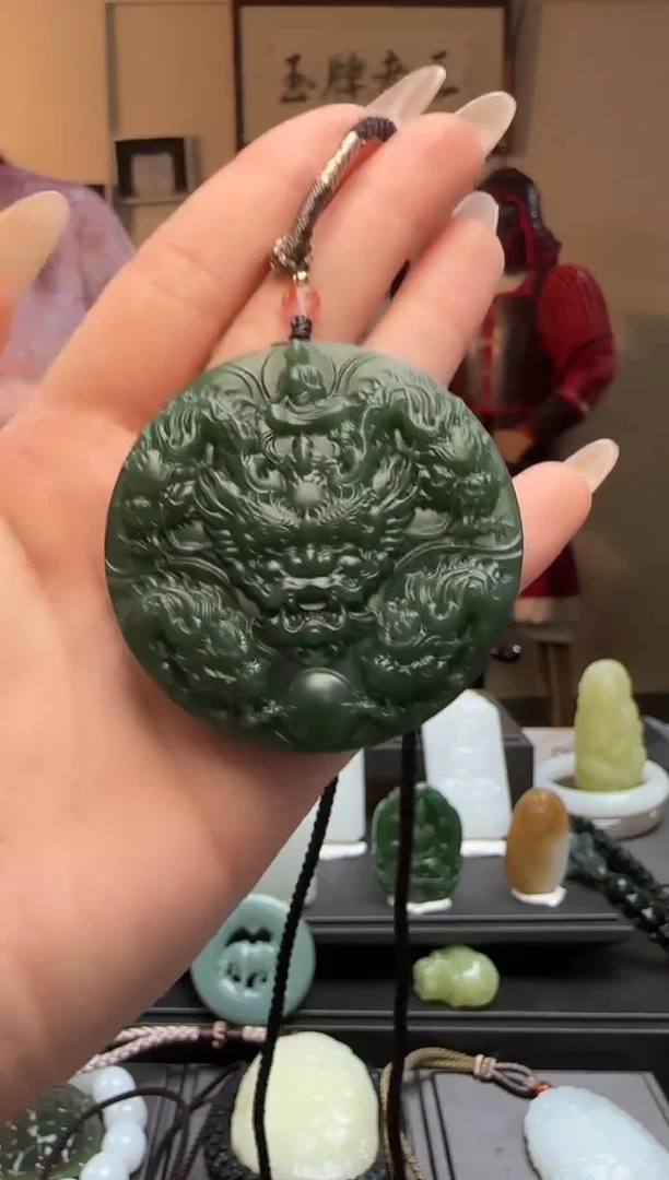 【闪购商品】和田玉碧玉九龙未镶嵌吊坠