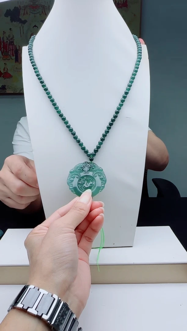 颈饰未镶嵌翡翠多样性发其一
