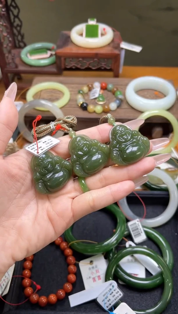 吊坠(不含链)未镶嵌和田玉若羌黄口 佛公 多样性发一