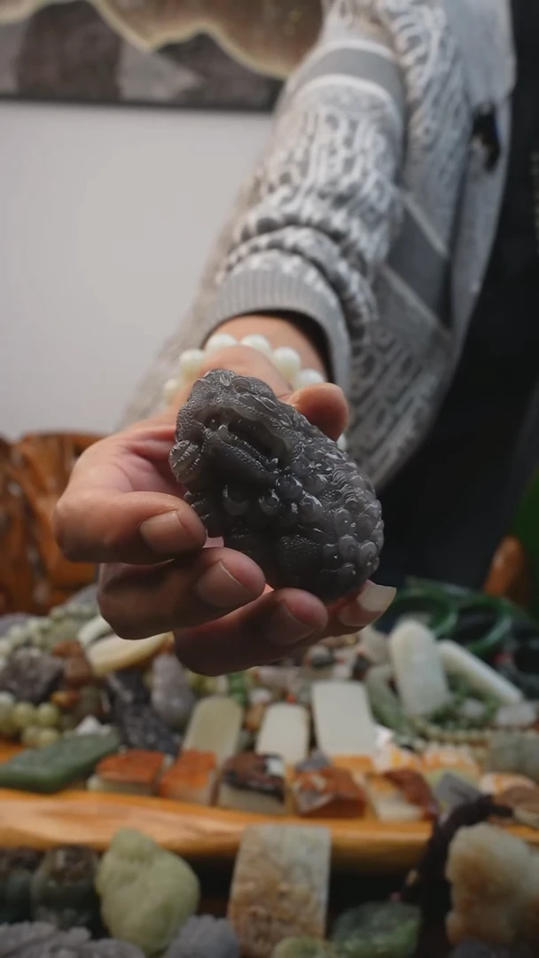 和田玉未镶嵌把件帝紫貔貅把件