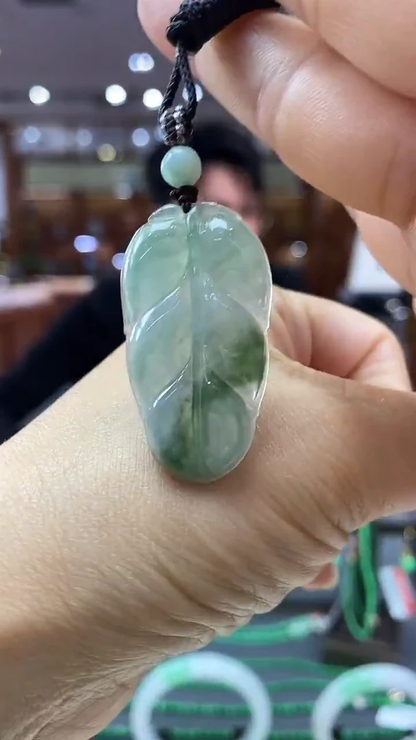 颈饰未镶嵌翡翠叶子