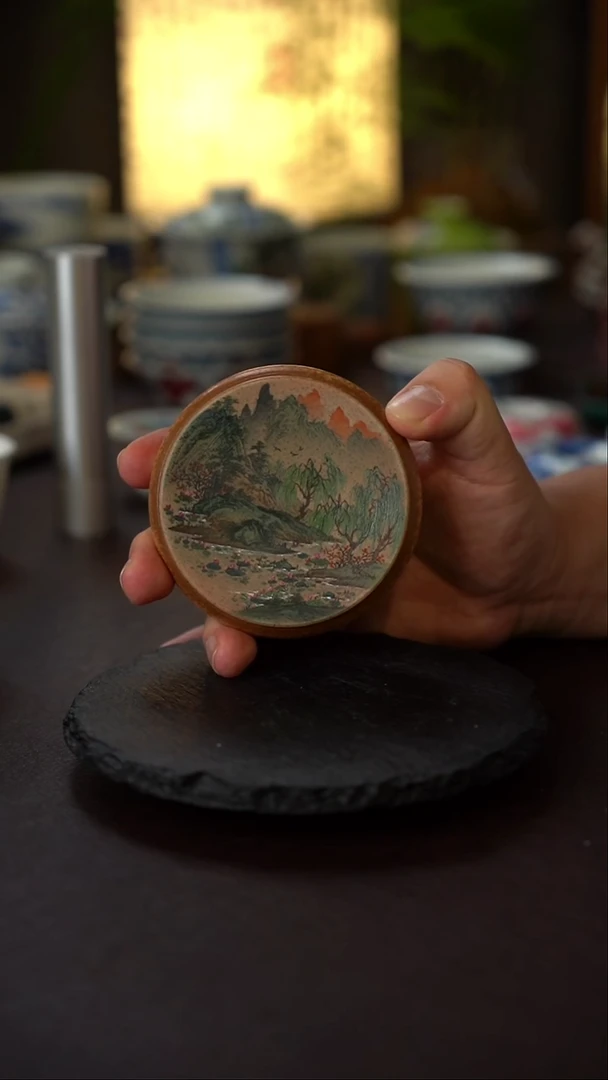 王钢全手绘山水圆盖置