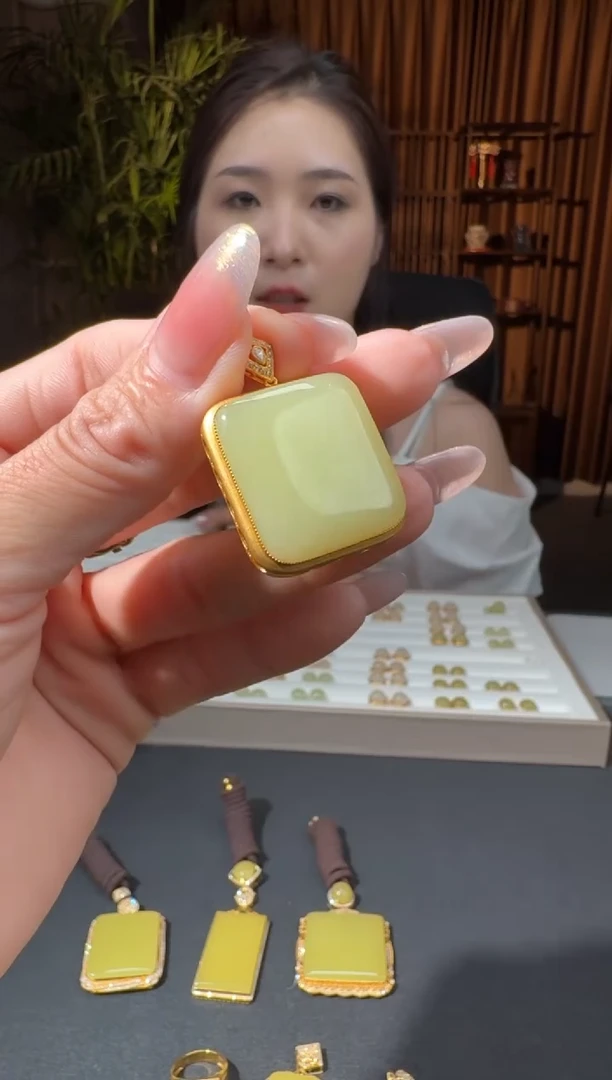 和田玉18K金镶嵌颈饰189冰冰6.8多样性拍一发一